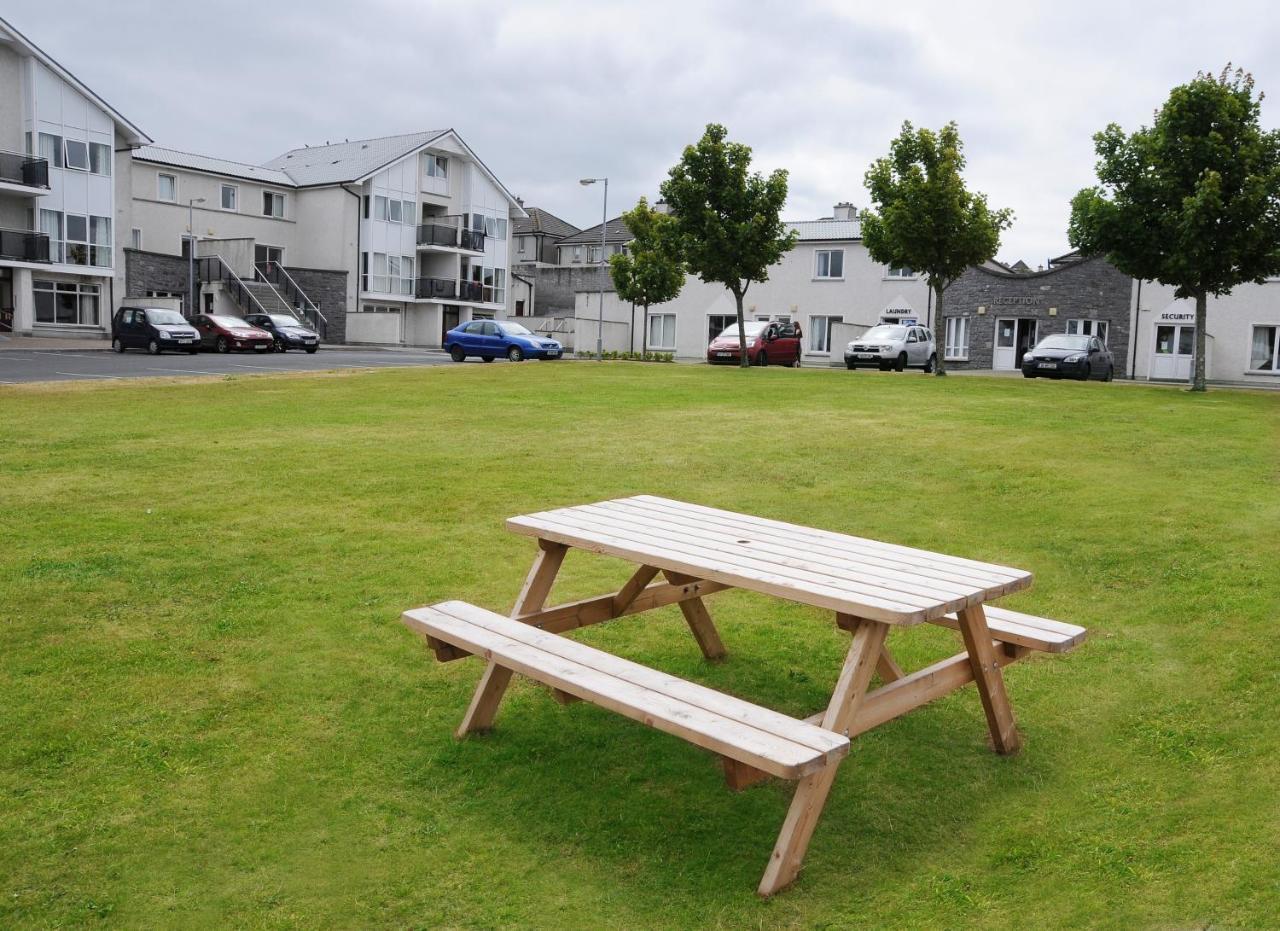 Dunaras Holiday Village ゴールウェイ エクステリア 写真